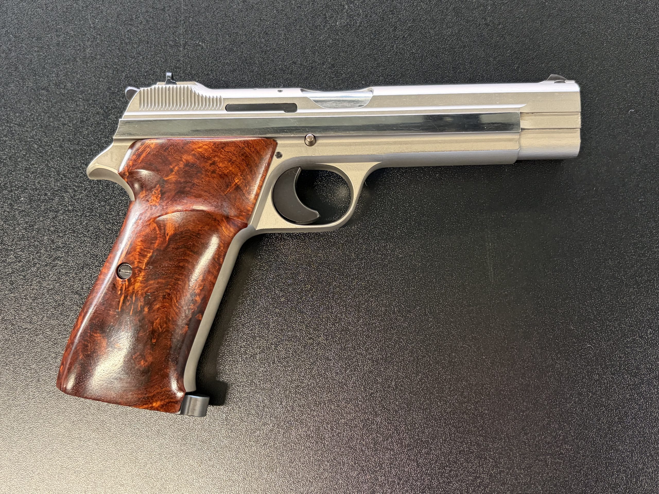 Rabljeni SIG P210-4 BGS Waffen Oschatz Tuning 5" – kalibar 9x19 mm