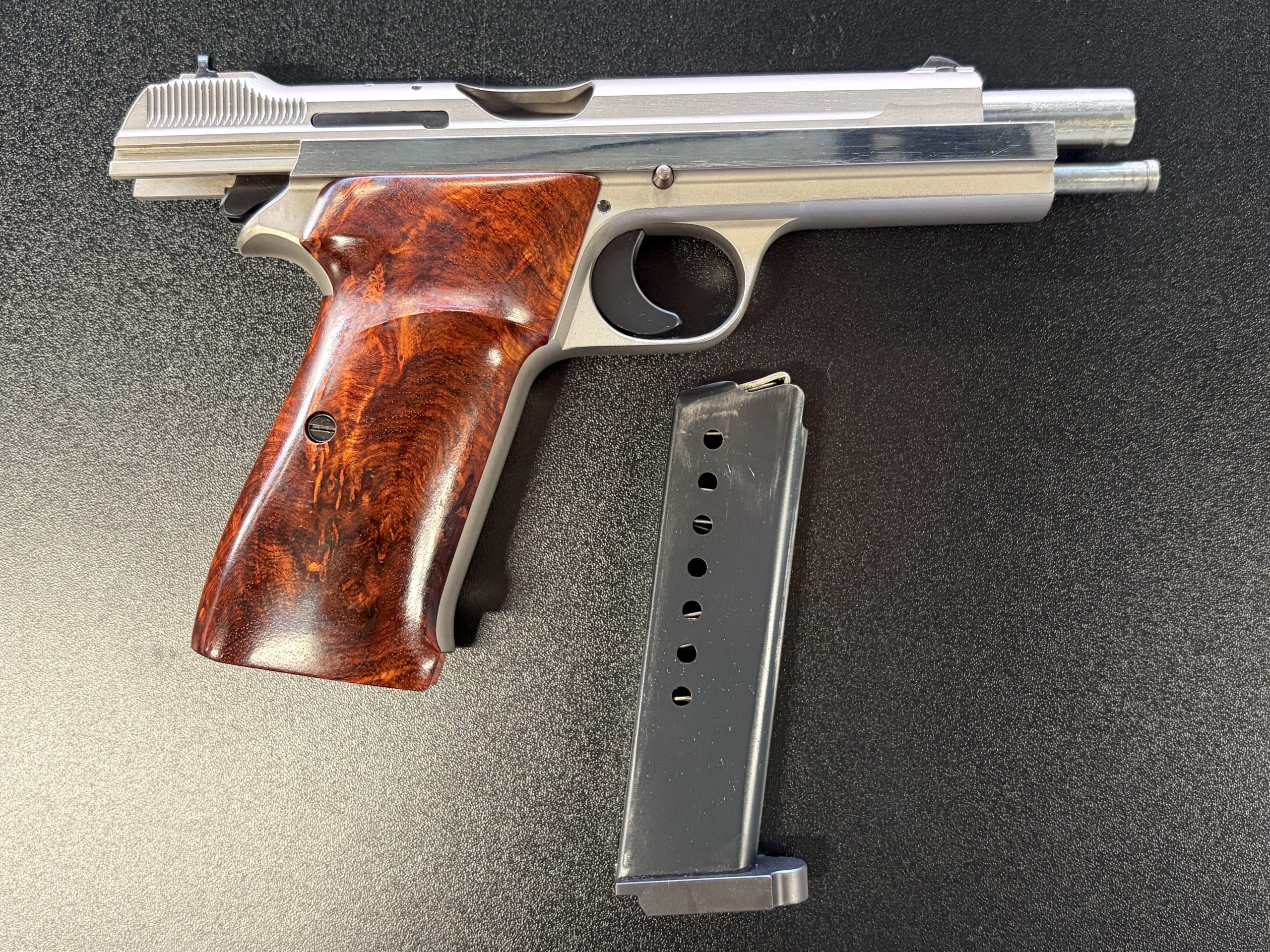 Rabljeni SIG P210-4 BGS Waffen Oschatz Tuning 5" – kalibar 9x19 mm - Slika 5